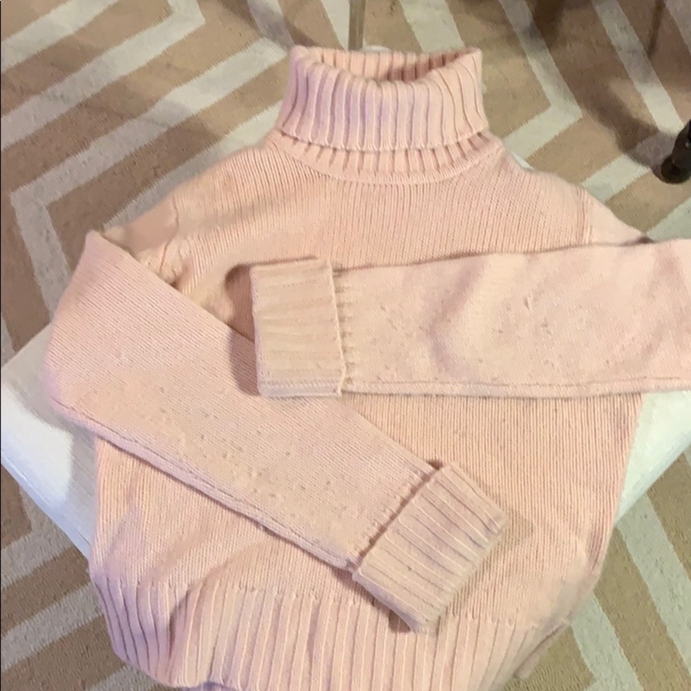 EUC - luxurious and soft, light pink 100% cashmere turtleneck sweater.